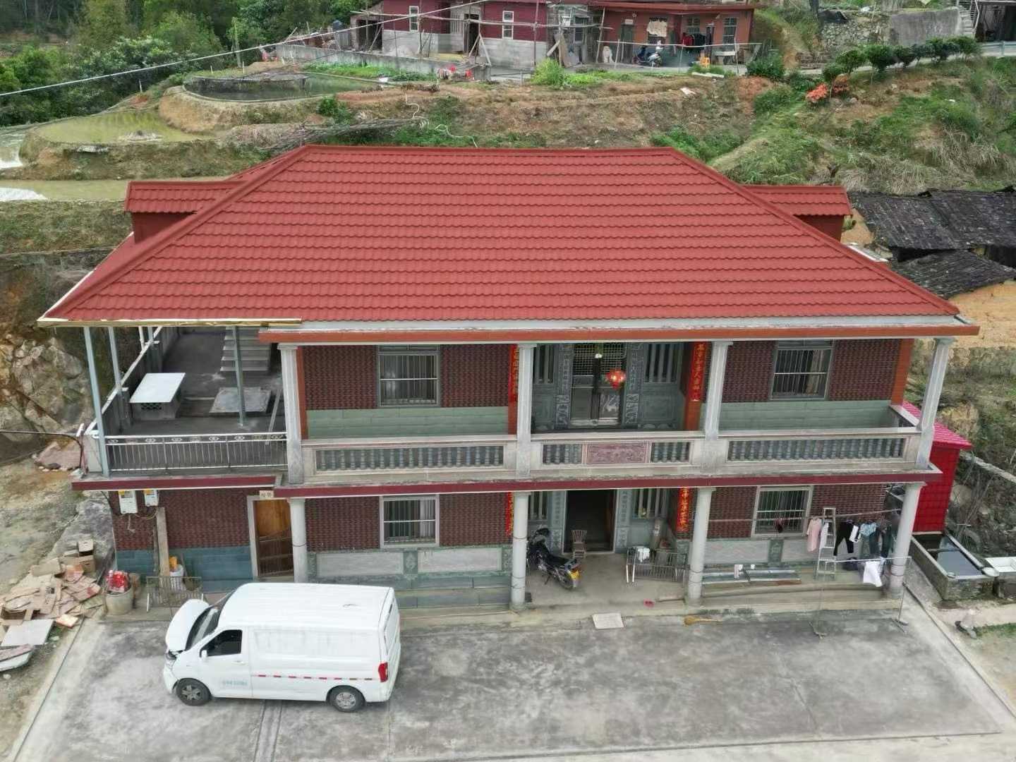 揭秘彩石金属瓦安装后的维护周期!使用寿命有多长?