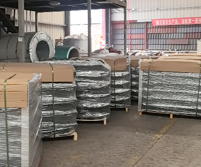 源头工厂实拍:走进四川瓦博建材彩石金属瓦生产基地,见证匠心品质